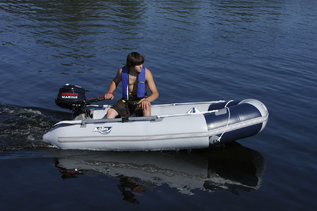 Nissan 2.5 boat engine #8