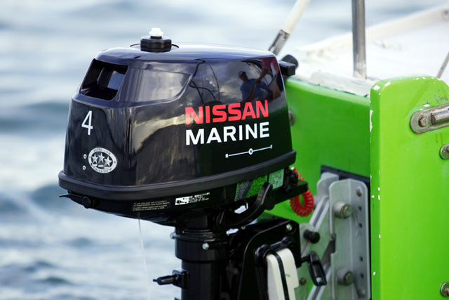 Nissan outboard 4 stroke engine